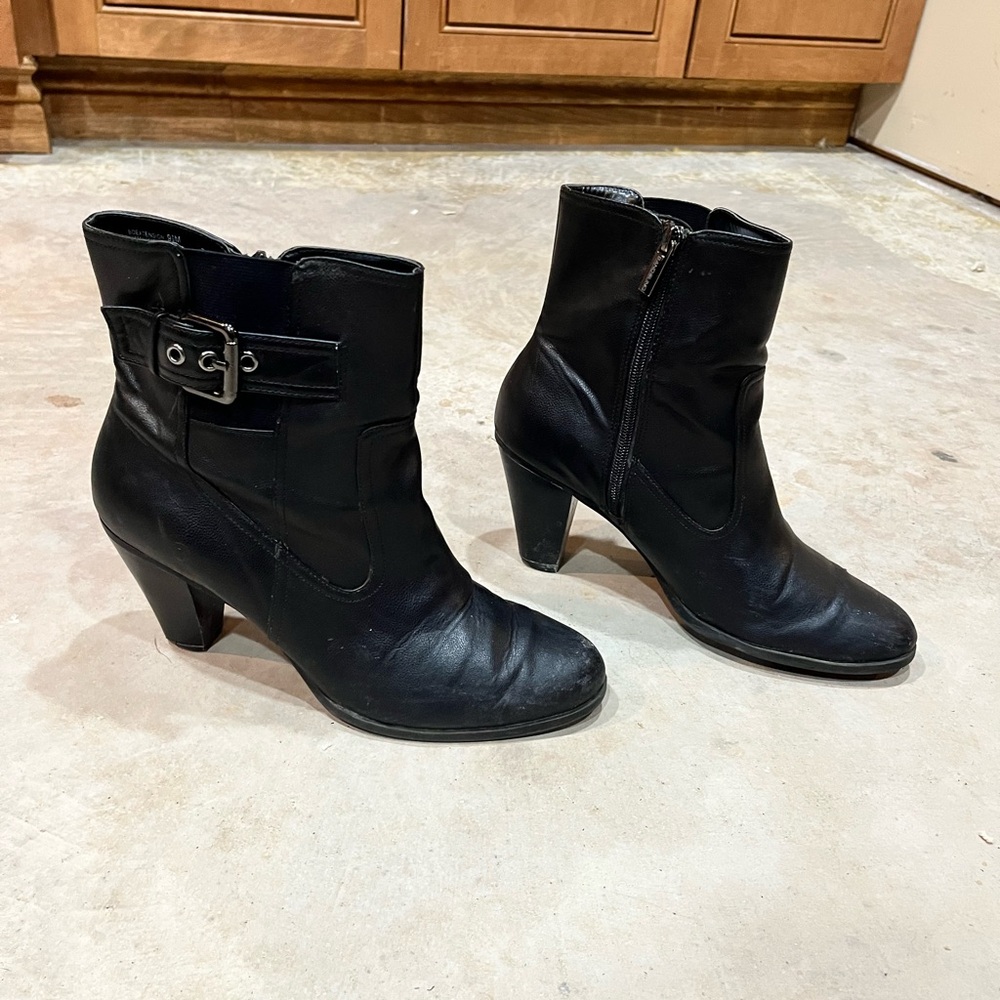 Bandolino Black Heeled Ankle Boots